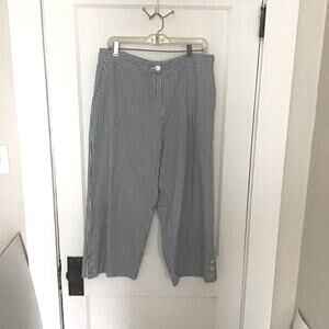 Ruby Rd blue and white Capri length wide leg pants medium